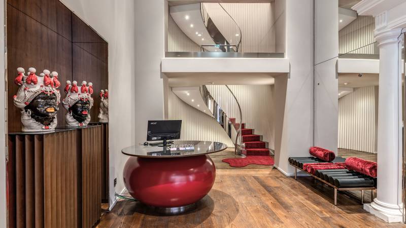 The-Steps-Hotel-Roma-Reception-79